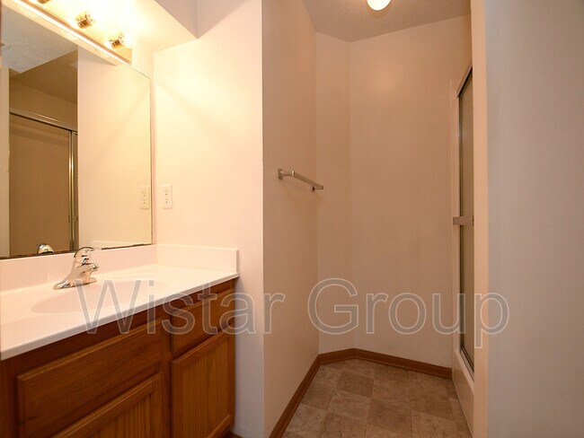 Building Photo - 5116 Read St