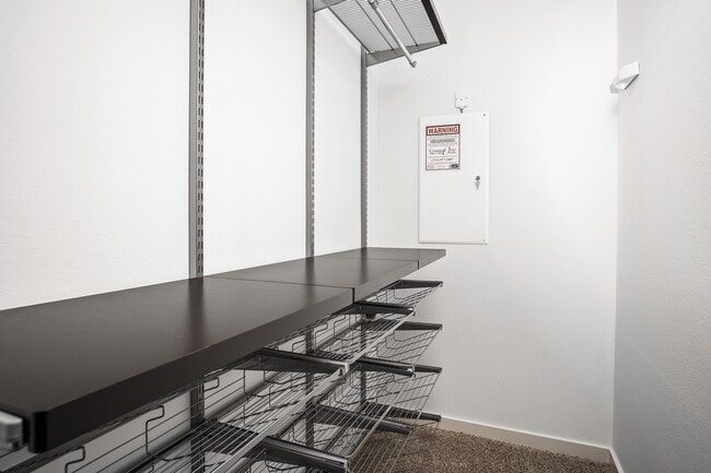 Building Photo - 2936 Commerce St