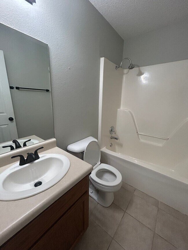 Building Photo - 3404 SW Landau Ct