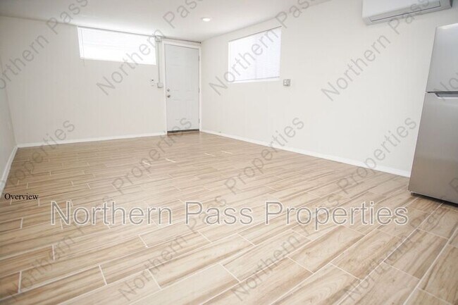 Building Photo - 4416 La Luz Ave