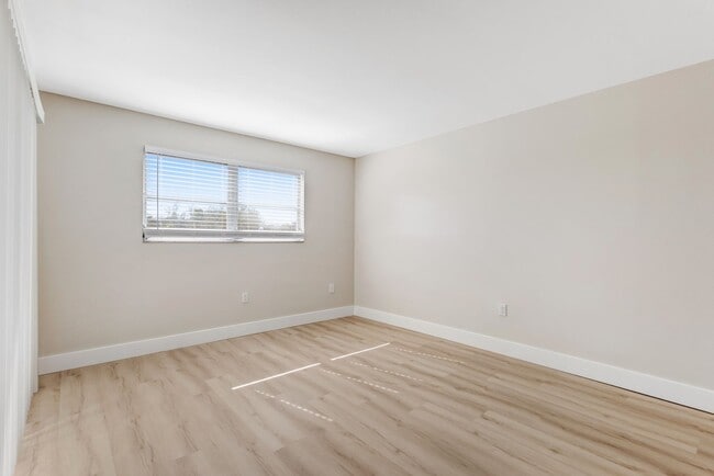 Building Photo - ** COUNTRY CLUB MANOR ** 2 BED / 2 BATH - CONDO - 55+ COMMUNITY - REMODELED - ANNUAL RENTAL