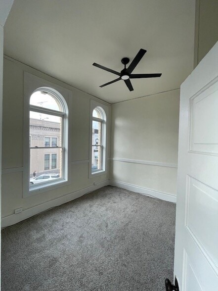 Building Photo - 100 3rd St