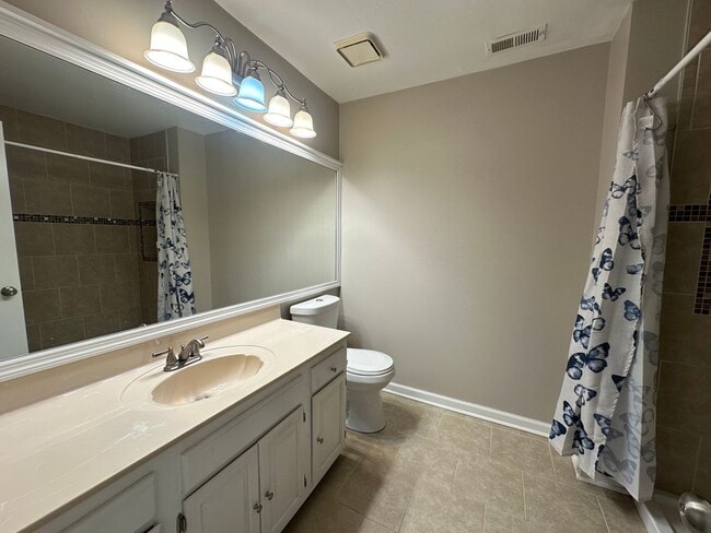 Building Photo - 2-bedroom, 2.5-bath Georgetown Colony Townhouse