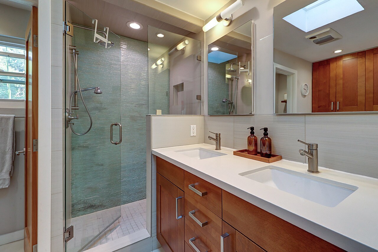 Building Photo - 8326 Ridpath Dr