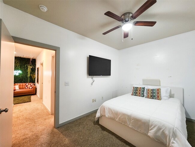 Building Photo - 5910 Shelburne St