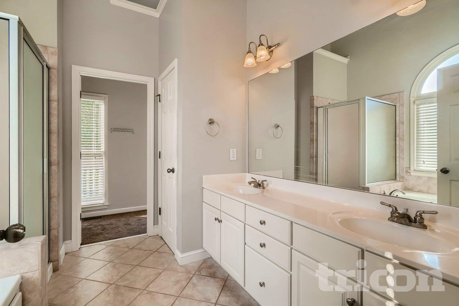 Building Photo - 3587 Vern Way NE