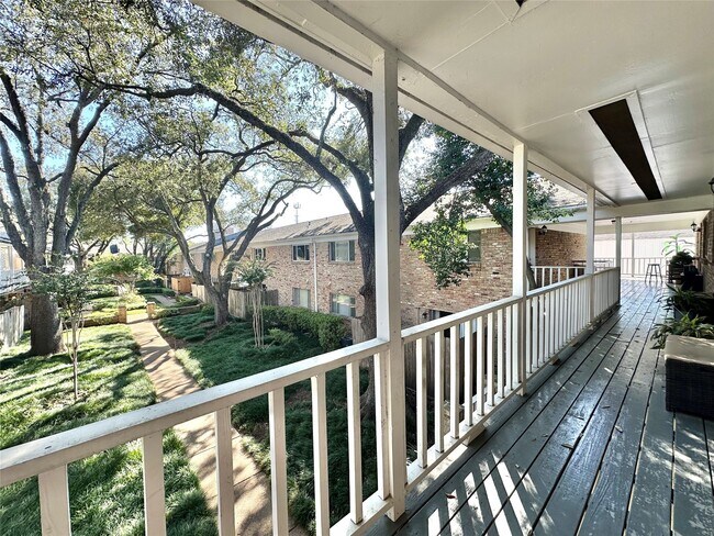 Building Photo - 4040 San Felipe St