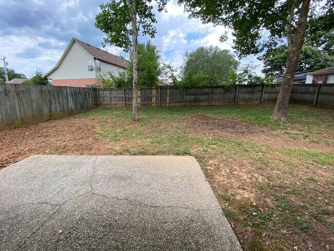 Building Photo - Beautiful Brick Home in Mt Juliet - Pet Fr...