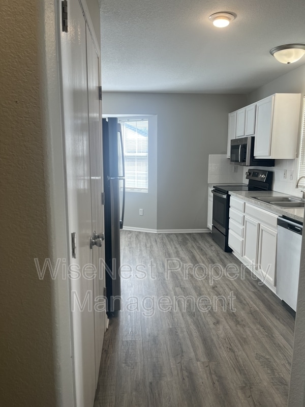 Building Photo - 8203 Woodson Dr