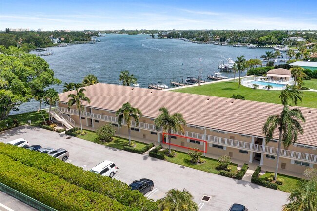 Building Photo - 478 Tequesta Dr
