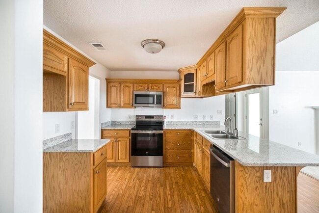 Building Photo - 205 Wembley Dr