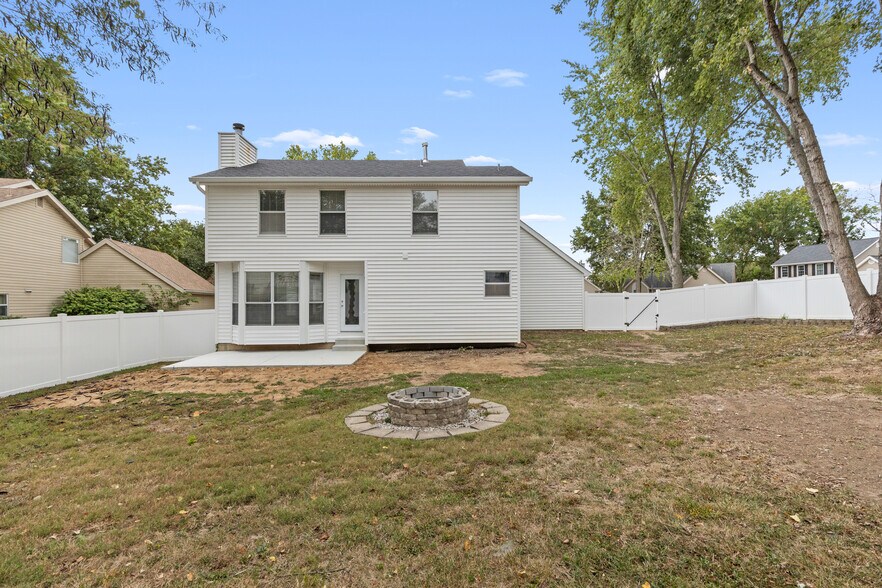 Building Photo - 245 Westridge Parc Ln