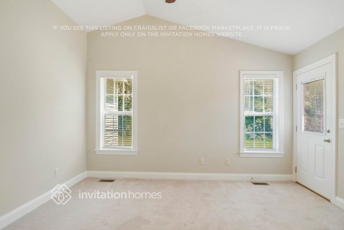 Building Photo - 601 Flicker Ct