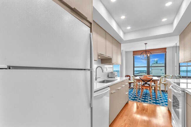 Building Photo - 5480 N Ocean Dr