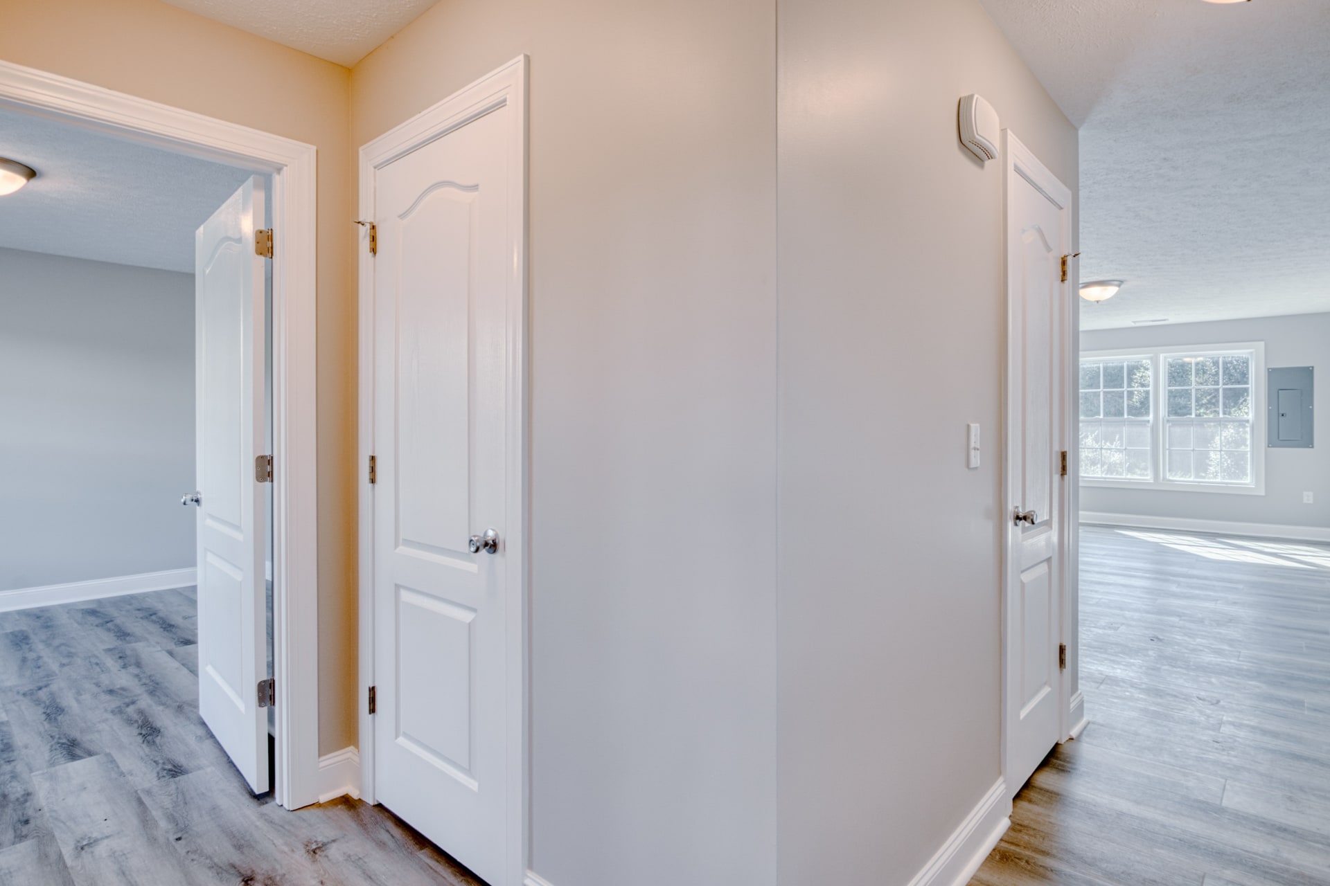 Building Photo - 220 Twisted Oak Dr NW