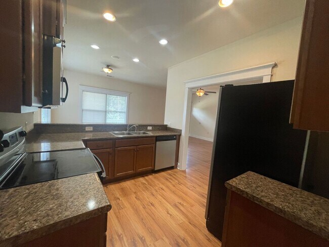 Building Photo - PRE-LEASING FOR AUGUST 2025!