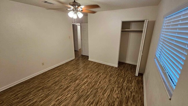 Building Photo - 513 Woodrow St NE