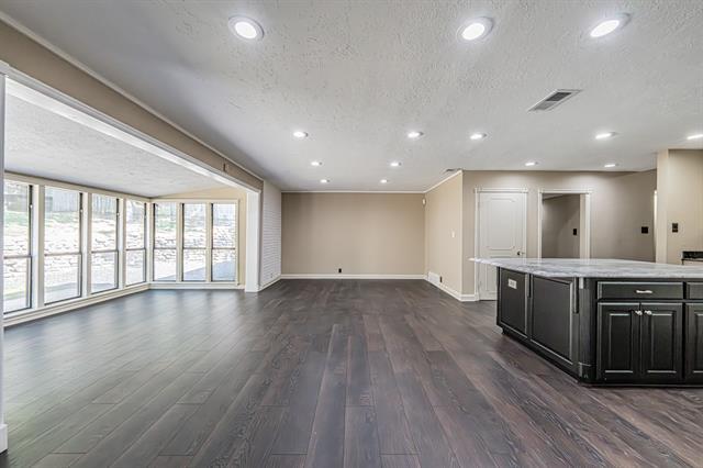 Building Photo - 1034 Tipperary Dr