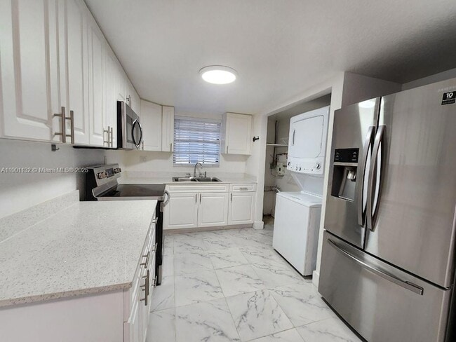 Building Photo - 5100 W 12th Ln