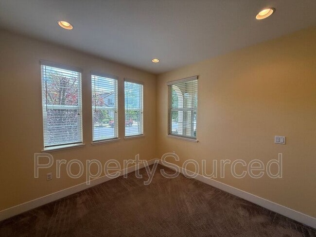 Building Photo - 18517 Admiral Way