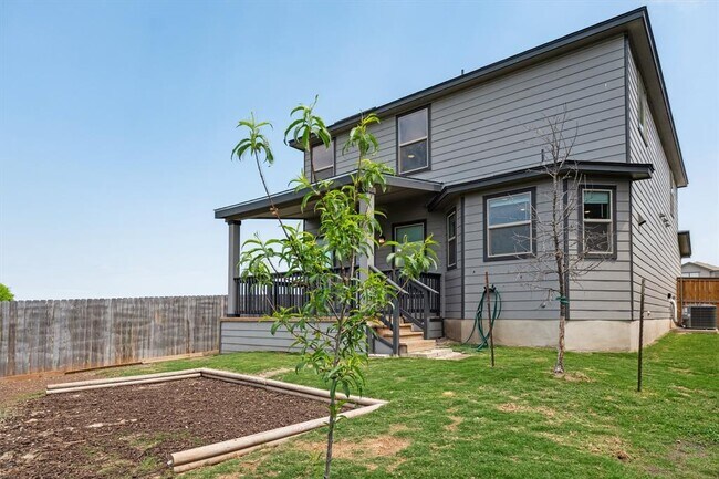 Building Photo - 925 Yellow Ribbon Trl