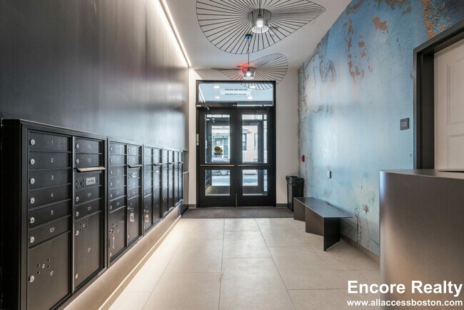 Building Photo - 100 Hemenway St