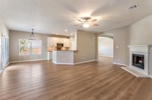 Building Photo - 8483 Davis Dr