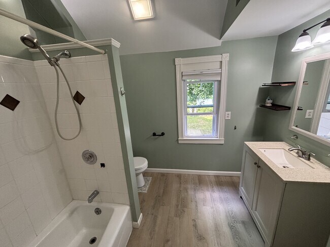 Building Photo - 359 Bleacker Rd