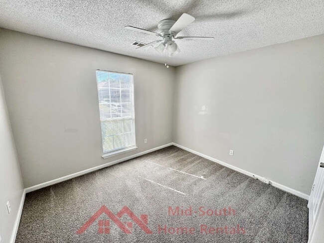 Building Photo - 55 Oakridge Cove