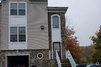Building Photo - 39 Russell Ct
