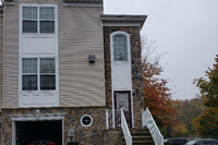 Building Photo - 39 Russell Ct