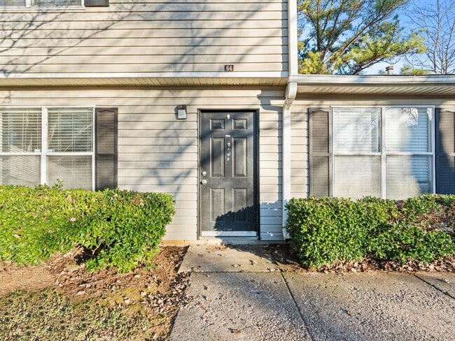 Building Photo - Newly renovated 3 bedroom/2 bath Townhome - Move In Special