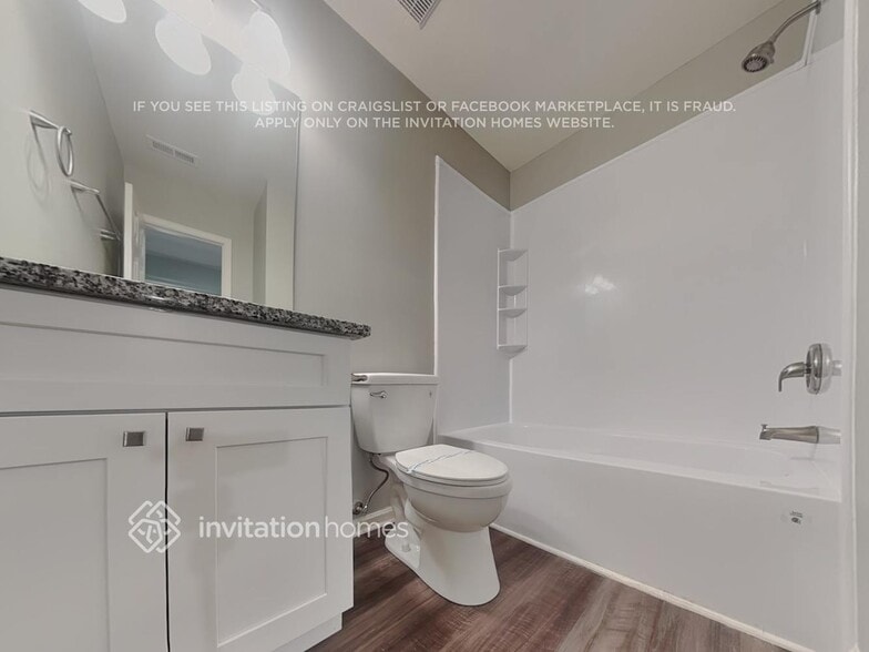 Building Photo - 10736 Glenluce Ave