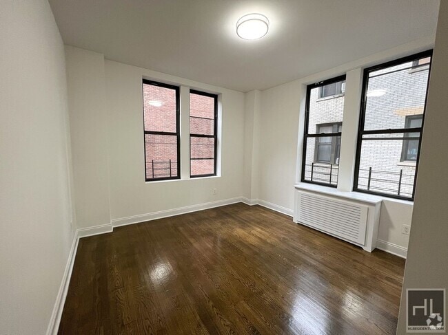 Building Photo - 200 W 58th St