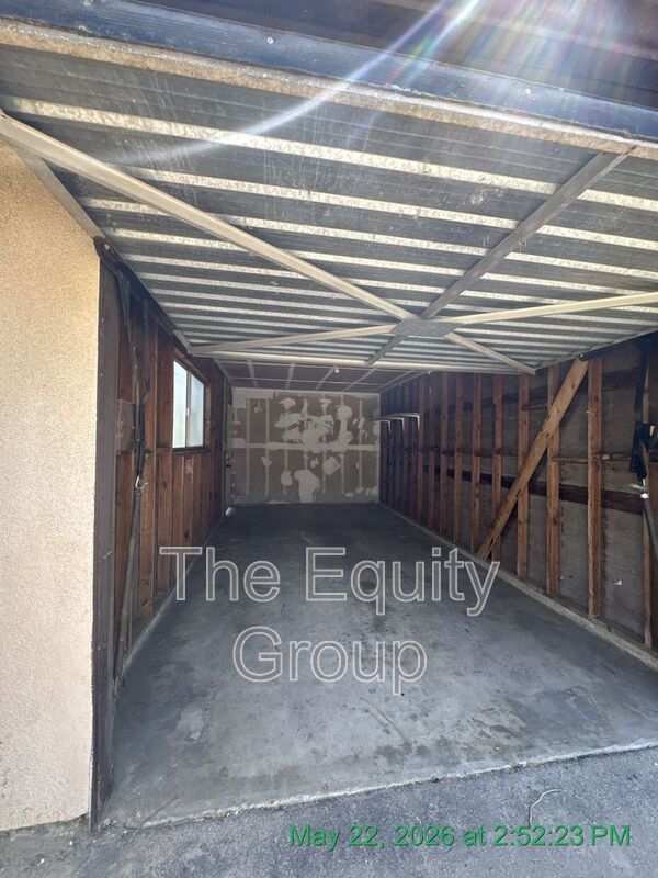 Building Photo - 150 S Peppertree St