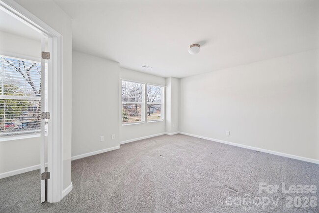 Building Photo - 715 Lackey St