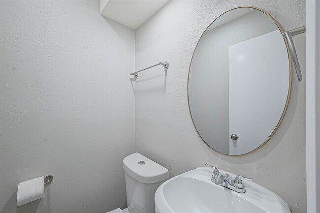 Building Photo - 925 Wax Myrtle Ln