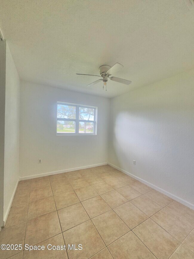 Building Photo - 2511 Sarno Rd