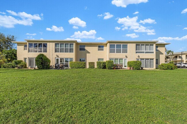 Building Photo - 13765 Flora Pl