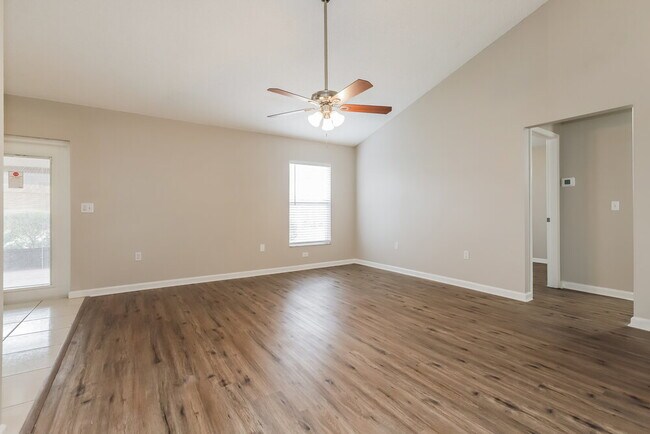 Building Photo - 839 Greenbelt Cir