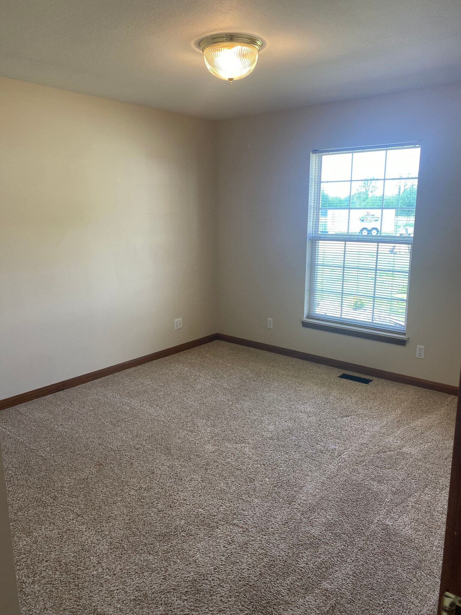 Building Photo - 2925 E Buckskin Dr