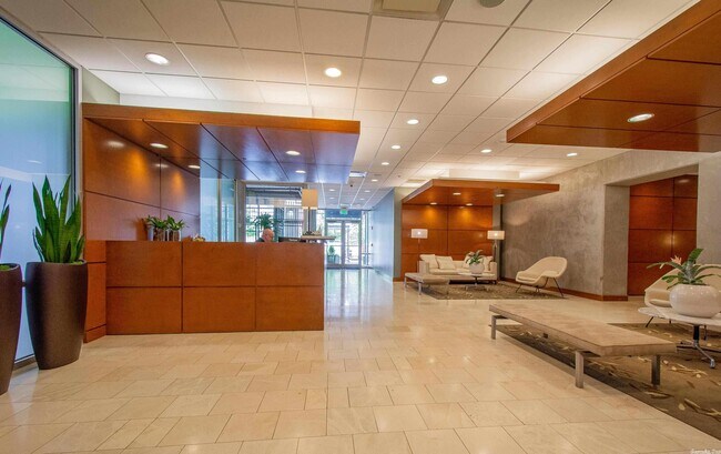 Building Photo - 315 Rock St