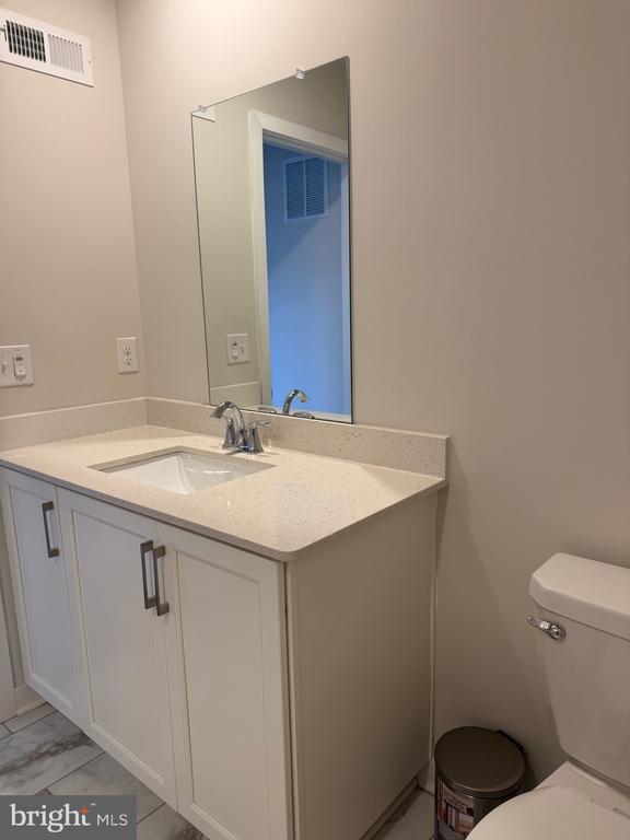 Building Photo - 83 Four Leaf Dr