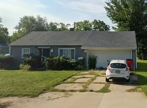 Building Photo - 711 Bethume Ct