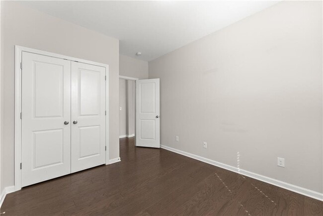 Building Photo - 156 Round Pond Dr