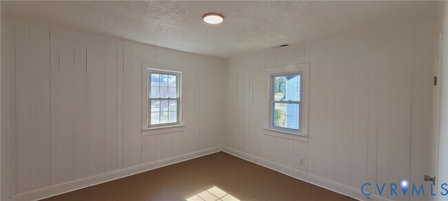 Building Photo - 315 St Mark St