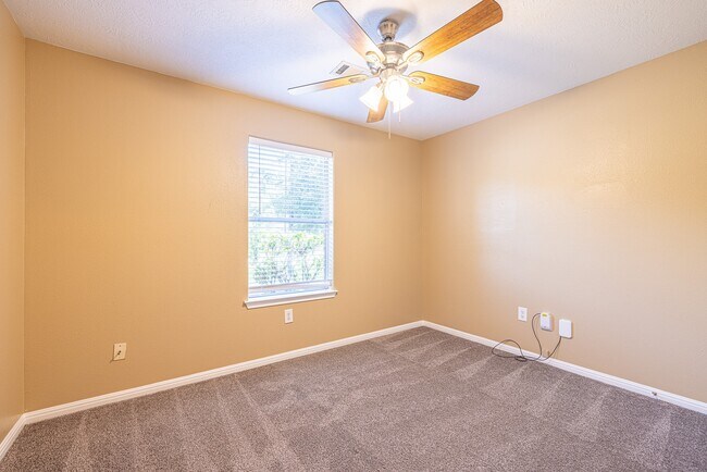 Building Photo - 16381 Many Trees Ln