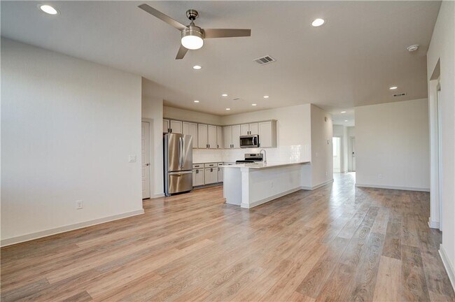 Building Photo - 280 Tequilana Pass