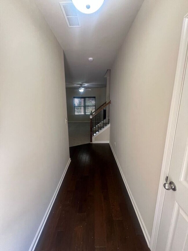 Building Photo - Beautiful 3-Bedroom, 2.5-Bath Home in Established Community!