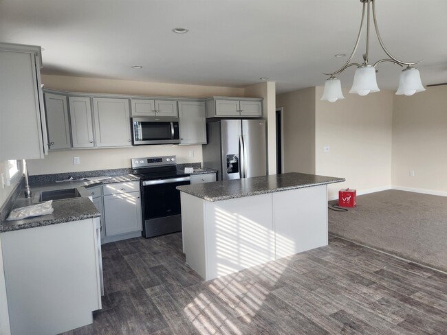 Building Photo - 30 Ivan Dr